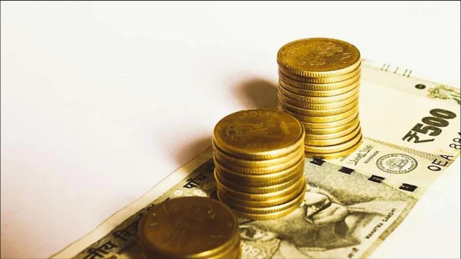 PNB, SBI hike interest rates for FDs less than Rs 2 cr PNB, SBI hike interest rates for FDs less than Rs 2 cr