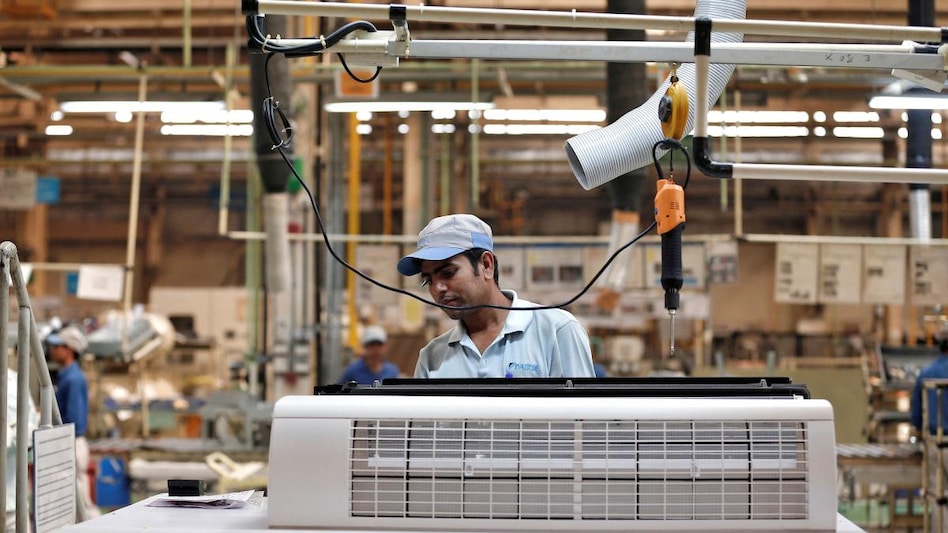 Govt approves proposals worth Rs 86,824 cr for electronics manufacturing (Photo: Reuters) Govt approves proposals worth Rs 86,824 cr for electronics manufacturing (Photo: Reuters)
