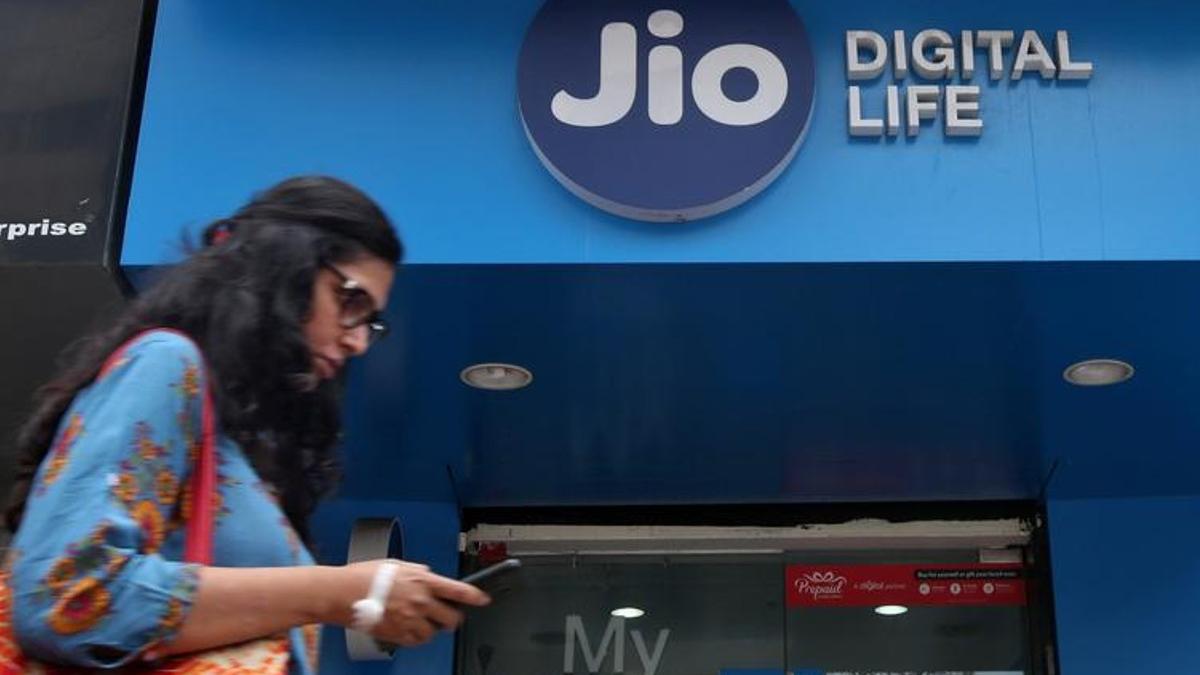 Jio launches 4G mobile service near Pangong Lake in Ladakh - Vimarsana News