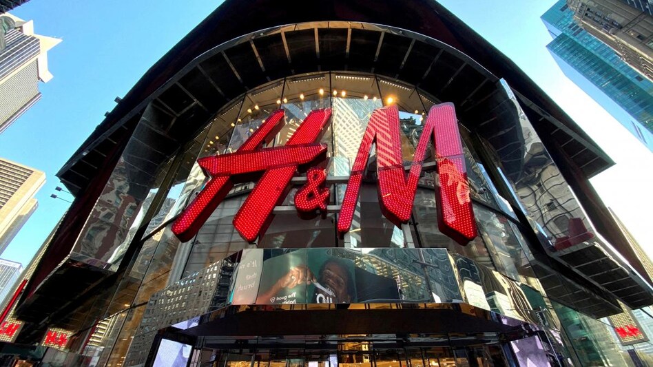 H&M to further hike prices as profits boosted by fewer discounts (Photo: Reuters) H&M to further hike prices as profits boosted by fewer discounts (Photo: Reuters)