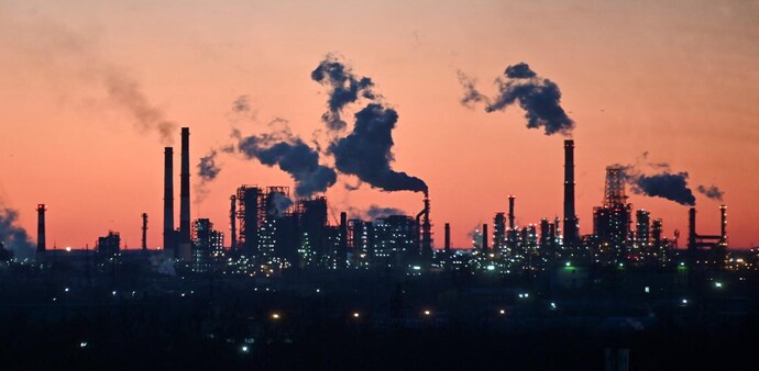 Having 'intensive engagement' with India, other major Russian oil-consuming countries: US (Photo: Reuters) Having 'intensive engagement' with India, other major Russian oil-consuming countries: US (Photo: Reuters)