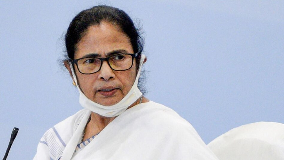 Govt must extend retirement age of 'Agniveers' to 65 yrs: Mamata Govt must extend retirement age of 'Agniveers' to 65 yrs: Mamata