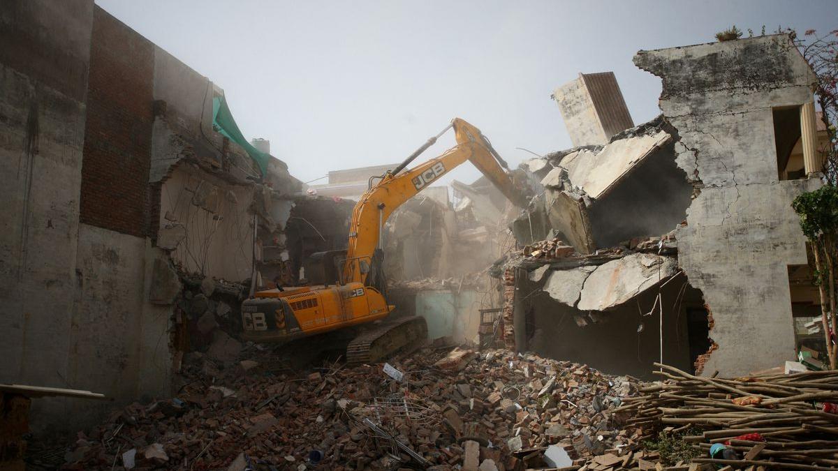 No demolitions without notices, says SC to UP Govt (Photo: Reuters) No demolitions without notices, says SC to UP Govt (Photo: Reuters)