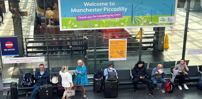Biggest rail strike in 30 years over pay and jobs brings UK to standstill (Photo: Reuters) Biggest rail strike in 30 years over pay and jobs brings UK to standstill (Photo: Reuters)