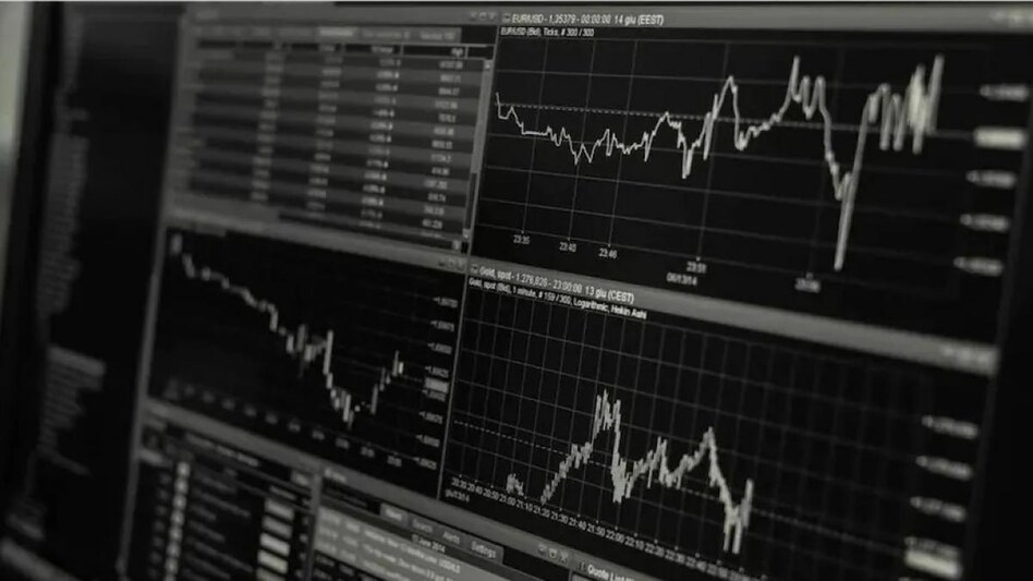 A bunch of growth-stage start-ups have raised investor dollars this week to see them through the downturn. A bunch of growth-stage start-ups have raised investor dollars this week to see them through the downturn.