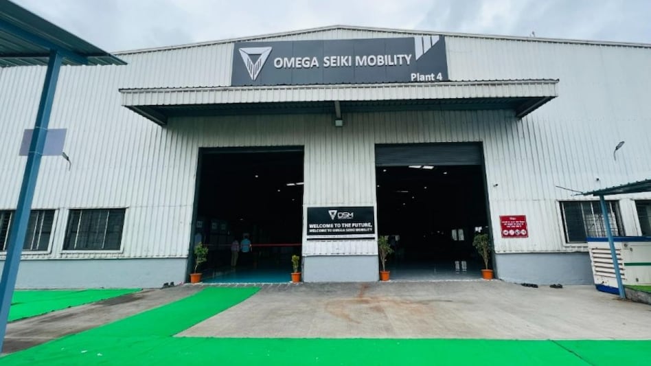 The new EV manufacturing unit at Chakan is spread over 50,000 sq. feet. The new EV manufacturing unit at Chakan is spread over 50,000 sq. feet.