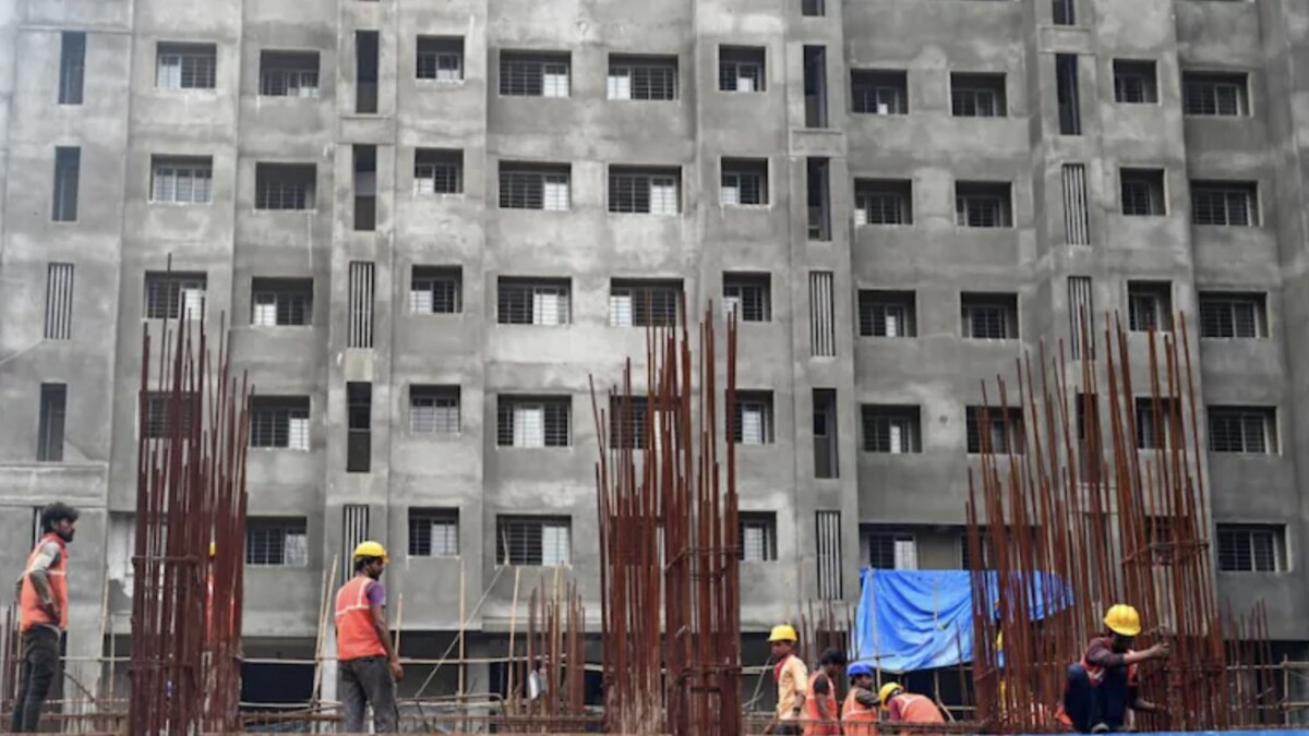 On the sequential rise in sales, Vikas Wadhawan, Group CFO of REA India, said: "Even though the RBI increased the repo rate twice during the quarter, home loans remained largely affordable." On the sequential rise in sales, Vikas Wadhawan, Group CFO of REA India, said: "Even though the RBI increased the repo rate twice during the quarter, home loans remained largely affordable."