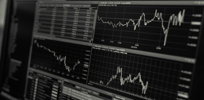 Weak global cues, a sharp rate hike in the USA and aggressive selling by FIIs (Foreign Institutional Investors) were the key reasons for last week's turmoil. Weak global cues, a sharp rate hike in the USA and aggressive selling by FIIs (Foreign Institutional Investors) were the key reasons for last week's turmoil.