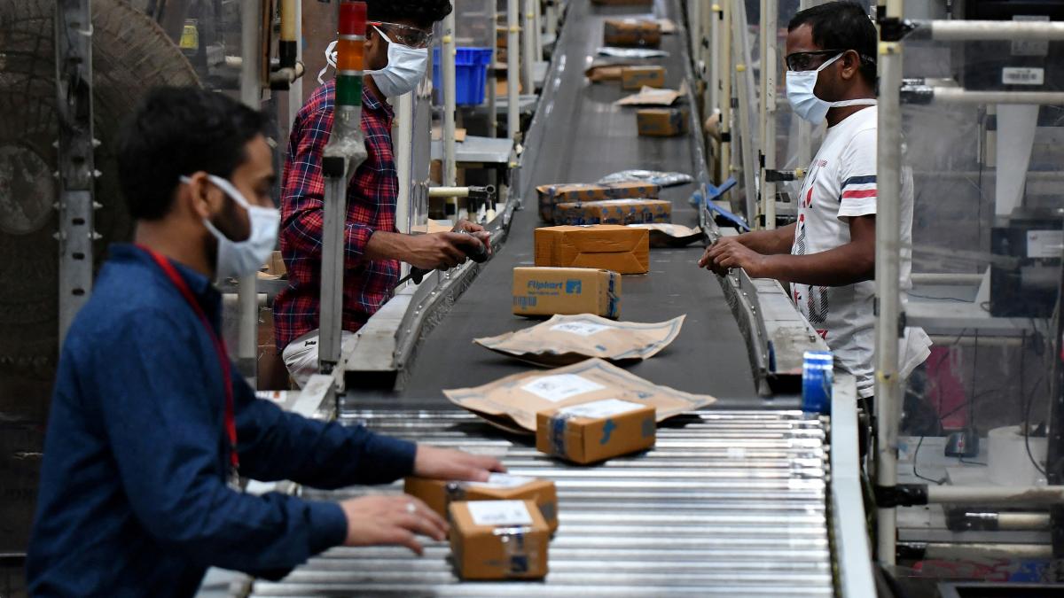 Gujarat, AP, Telengana among top achievers in 'ease of doing business' ranking (Photo: Reuters) Gujarat, AP, Telengana among top achievers in 'ease of doing business' ranking (Photo: Reuters)