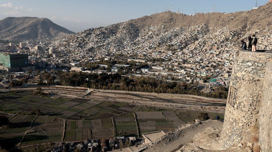 Afghan men enjoy the general view of the city from the top of a hill in Kabul, Afghanistan November 5, 2021.(Photo: Reuters) Afghan men enjoy the general view of the city from the top of a hill in Kabul, Afghanistan November 5, 2021.(Photo: Reuters)