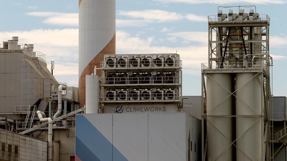 Swiss climate tech firm set to launch world's biggest plant to capture CO2 from air (Photo: Reuters) Swiss climate tech firm set to launch world's biggest plant to capture CO2 from air (Photo: Reuters)