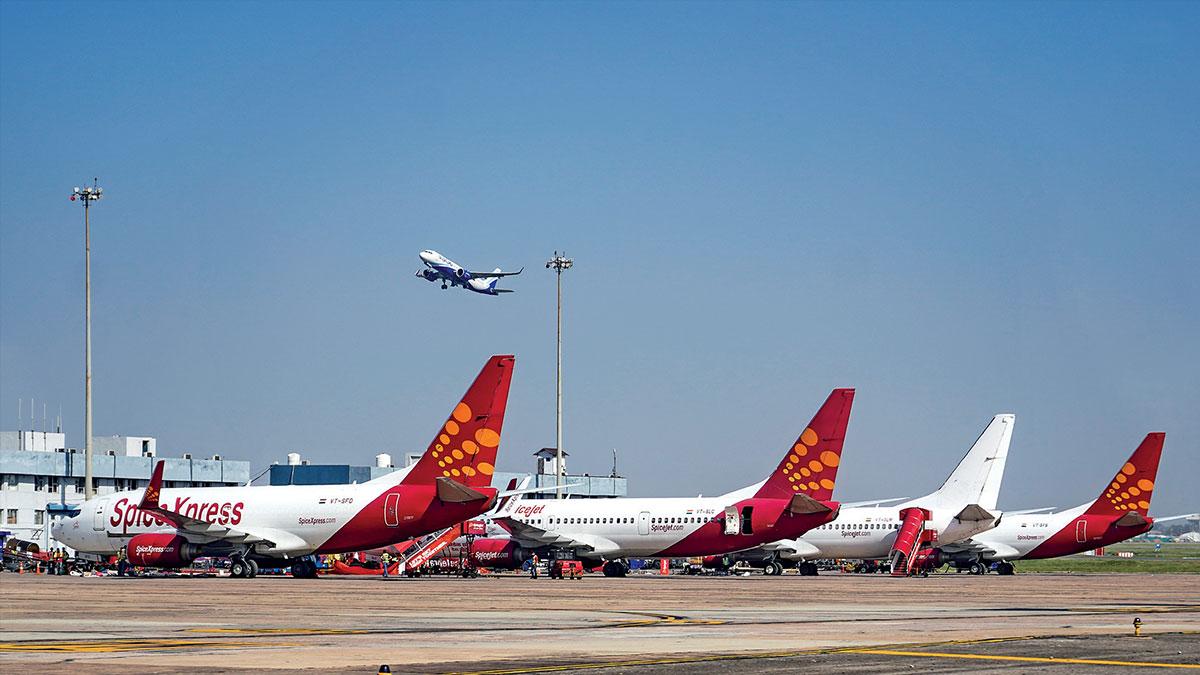 Aviation experts feel the indian lccs are facing a challenge in managing expectations of different work groups Aviation experts feel the indian lccs are facing a challenge in managing expectations of different work groups