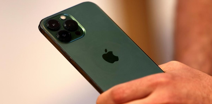 Apple ships 1.2 million iPhones, and 2 lakh iPads in Q2 2022 Apple ships 1.2 million iPhones, and 2 lakh iPads in Q2 2022