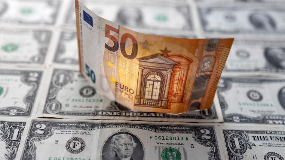 Euro falls below dollar parity for first time since 2002 amid hawkish Fed, recession concerns Euro falls below dollar parity for first time since 2002 amid hawkish Fed, recession concerns