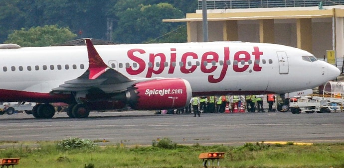 A SpiceJet aircraft operating from Delhi to Jabalpur had to return to the Delhi airport after the crew noticed smoke in its cabin. (PTI Photo) A SpiceJet aircraft operating from Delhi to Jabalpur had to return to the Delhi airport after the crew noticed smoke in its cabin. (PTI Photo)
