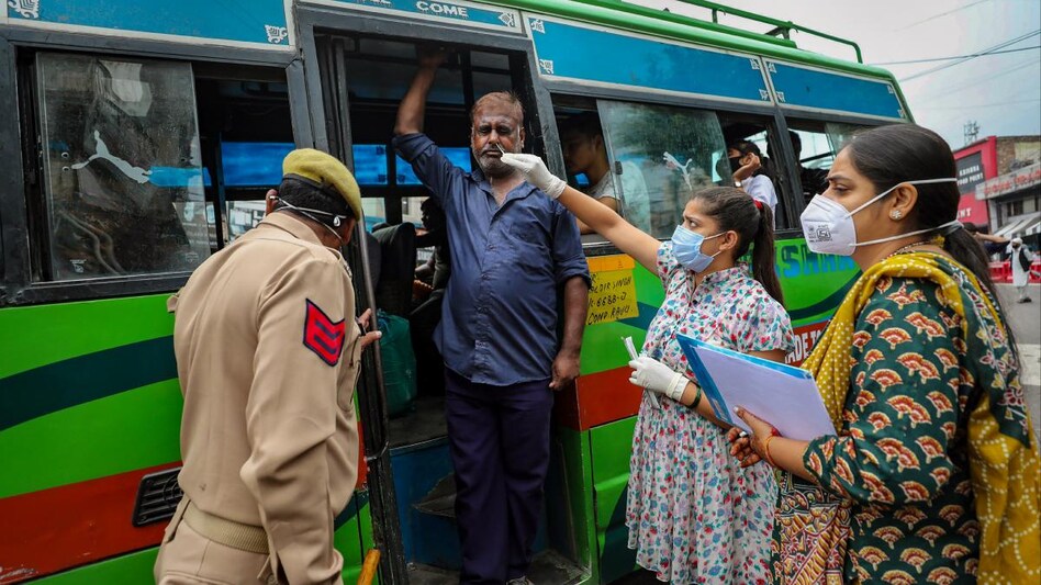 A decrease of 604 cases has been recorded in the active COVID-19 caseload in a span of 24 hours. A decrease of 604 cases has been recorded in the active COVID-19 caseload in a span of 24 hours.