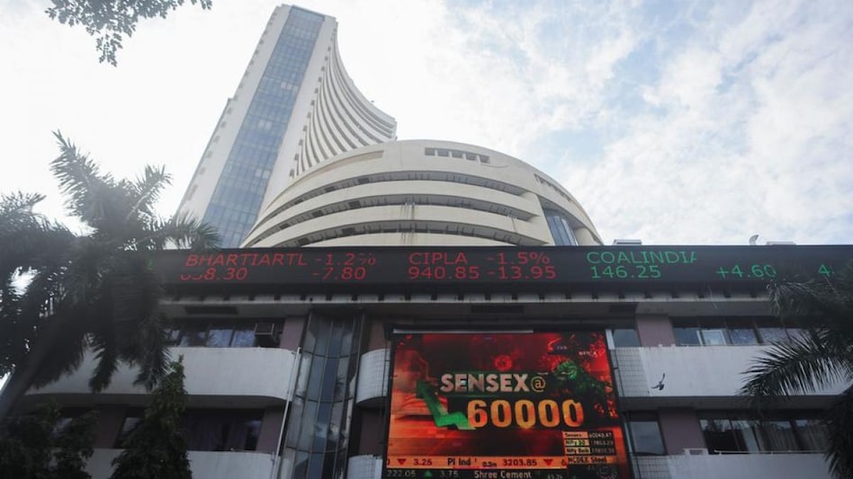 Amid volatile stock market, Equity MFs saw Rs 15,498 cr inflow in June (Photo: Reuters) Amid volatile stock market, Equity MFs saw Rs 15,498 cr inflow in June (Photo: Reuters)