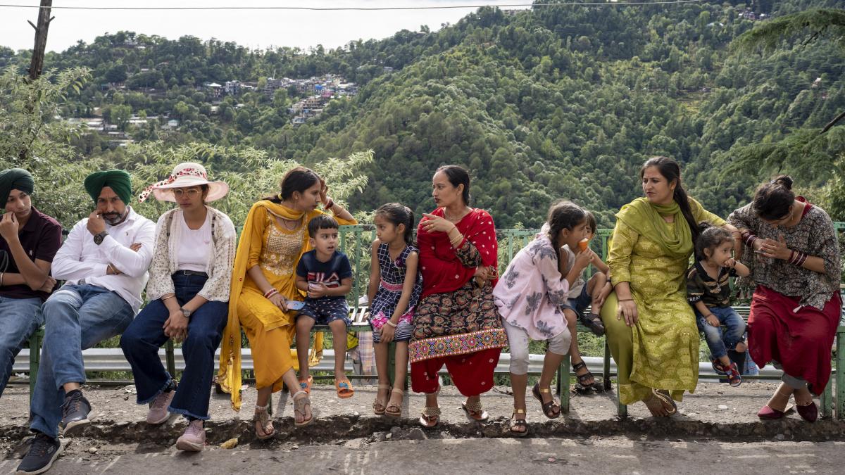 After two pandemic years, a summer travel bounce -- and chaos