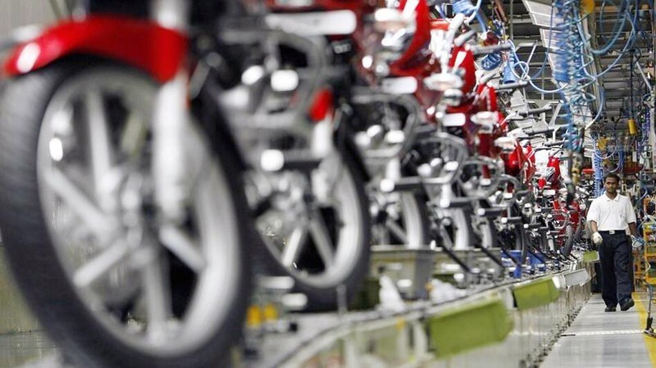 Bajaj Auto shares trade higher than the 20-day, 50-day, 100-day and 200-day moving averages but lower than 5-day moving averages. Bajaj Auto shares trade higher than the 20-day, 50-day, 100-day and 200-day moving averages but lower than 5-day moving averages.