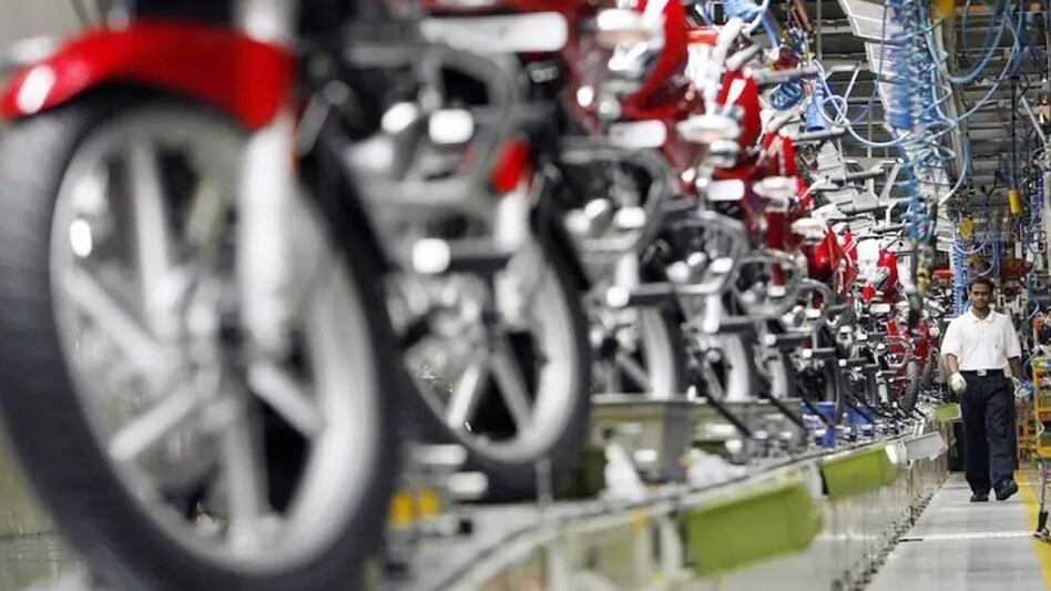 Total volumes declined 7 per cent to 9,33,646 units in the quarter from 10,06,014 units in the year-ago period. Total volumes declined 7 per cent to 9,33,646 units in the quarter from 10,06,014 units in the year-ago period.