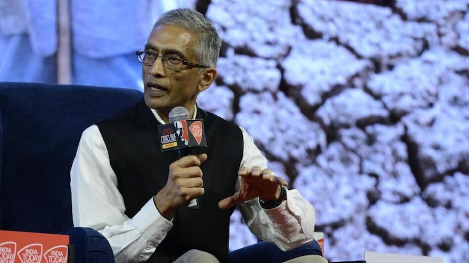 Parameswaran Iyer takes charge as NITI Aayog CEO Parameswaran Iyer takes charge as NITI Aayog CEO