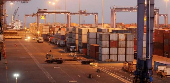 India's exports rise 17% to $37.94 bn in June; trade deficit at record $25.63 bn India's exports rise 17% to $37.94 bn in June; trade deficit at record $25.63 bn