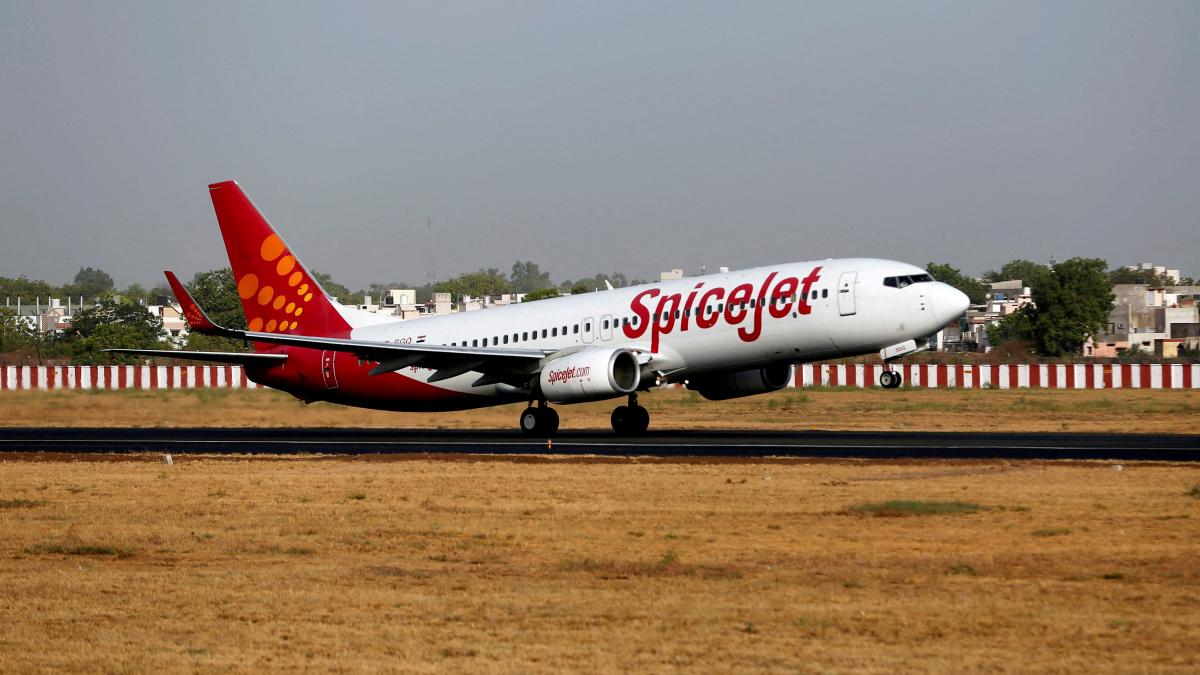 SpiceJet's Mumbai-Kandla flight aborts take off; 9th incident in 40 days