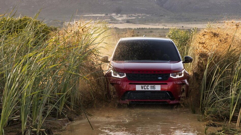 The British carmaker’s 2023 Model Year Discovery Sport comes with an impressive off-road capability and is priced starting at Rs 71.39 lakh (Ex-Showroom). The British carmaker’s 2023 Model Year Discovery Sport comes with an impressive off-road capability and is priced starting at Rs 71.39 lakh (Ex-Showroom).