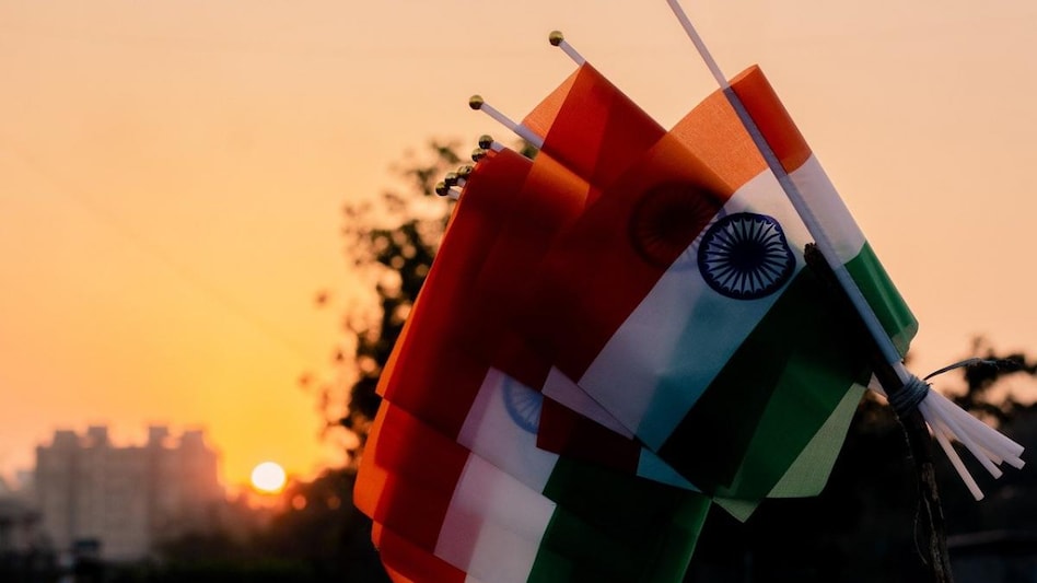 The Chief minister suggested MPs, MLAs, MLCs and also sarpanch level people representatives including Chief Secretary-level officials to print the national flag symbol on their official letter pads. The Chief minister suggested MPs, MLAs, MLCs and also sarpanch level people representatives including Chief Secretary-level officials to print the national flag symbol on their official letter pads.