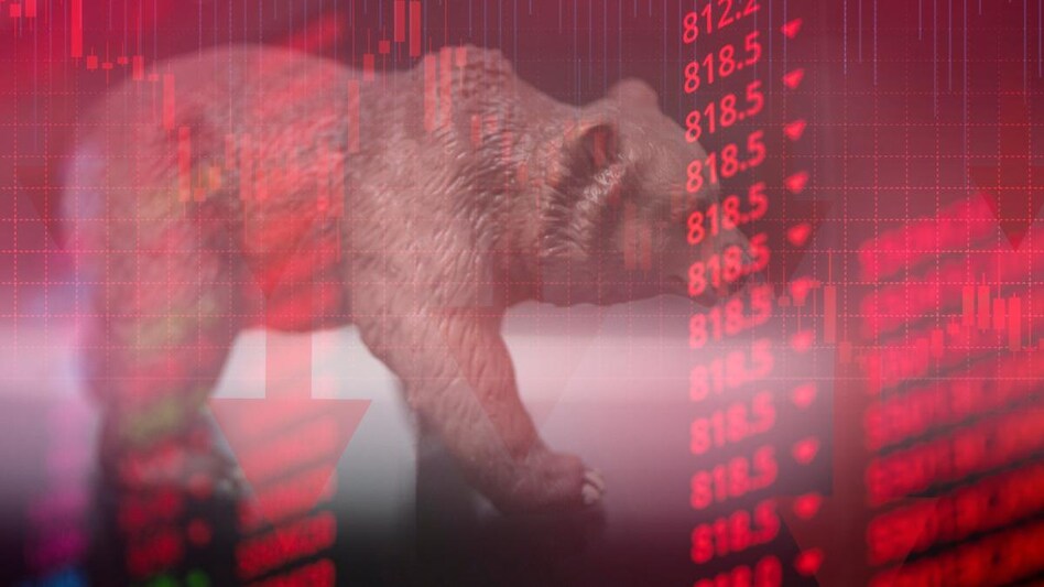 IT, banking and consumer durables shares were the top sectoral losers with their BSE indices falling 816 points, 455 points and 476 points, respectively. IT, banking and consumer durables shares were the top sectoral losers with their BSE indices falling 816 points, 455 points and 476 points, respectively.