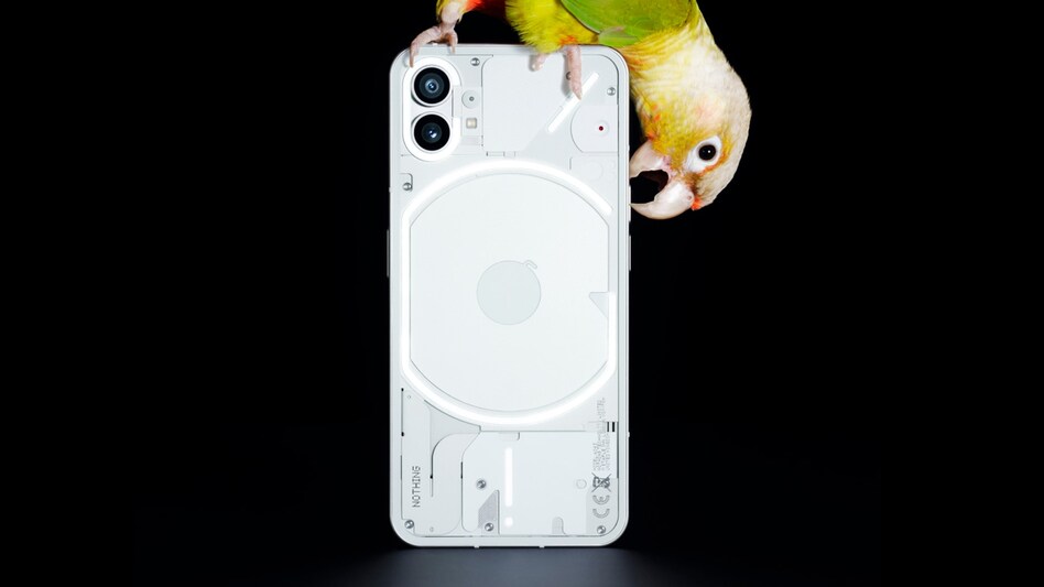 Nothing Phone (1) users are reporting green tint display issue Nothing Phone (1) users are reporting green tint display issue