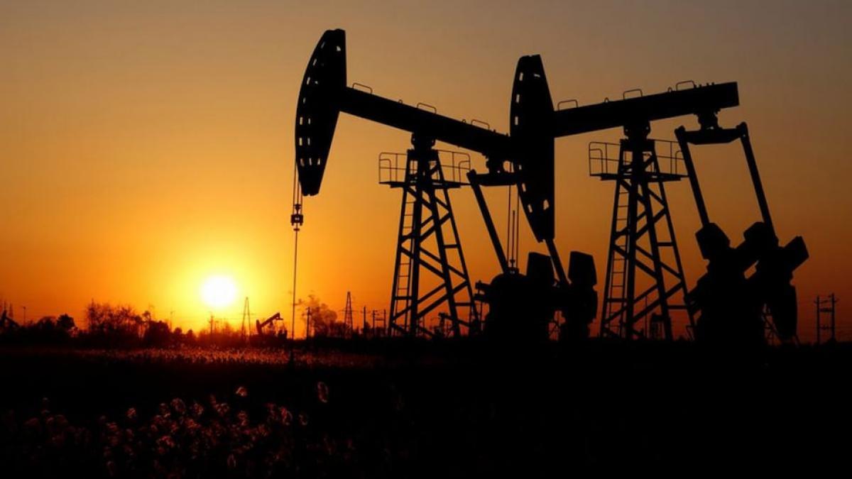 Brent crude hits three-month lows at $99.49/bbl on higher US dollar