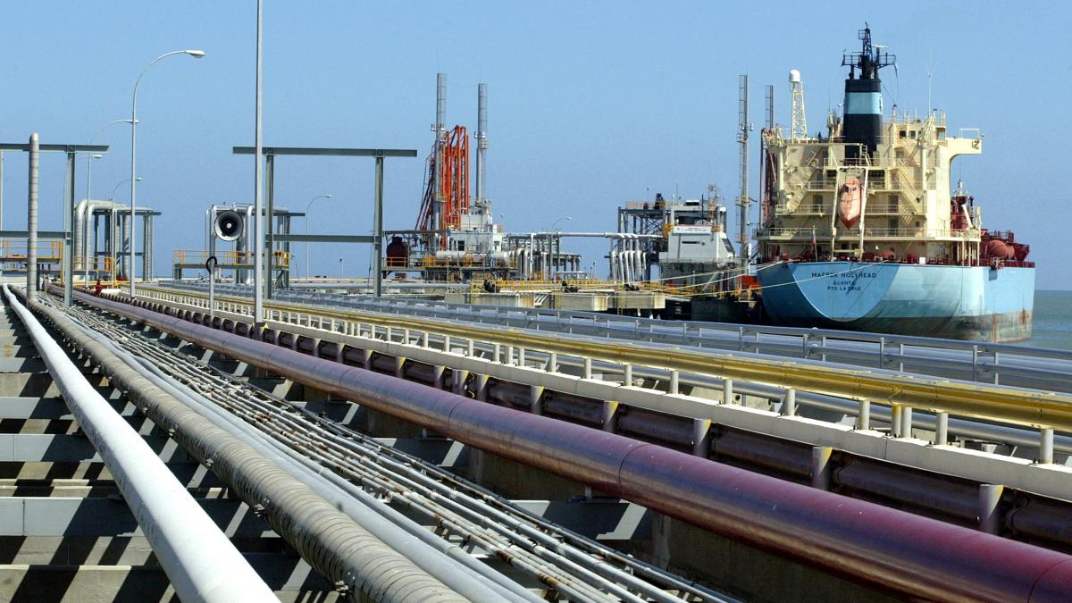 India's fuel consumption up 17.9% in June: Govt data - Vimarsana News
