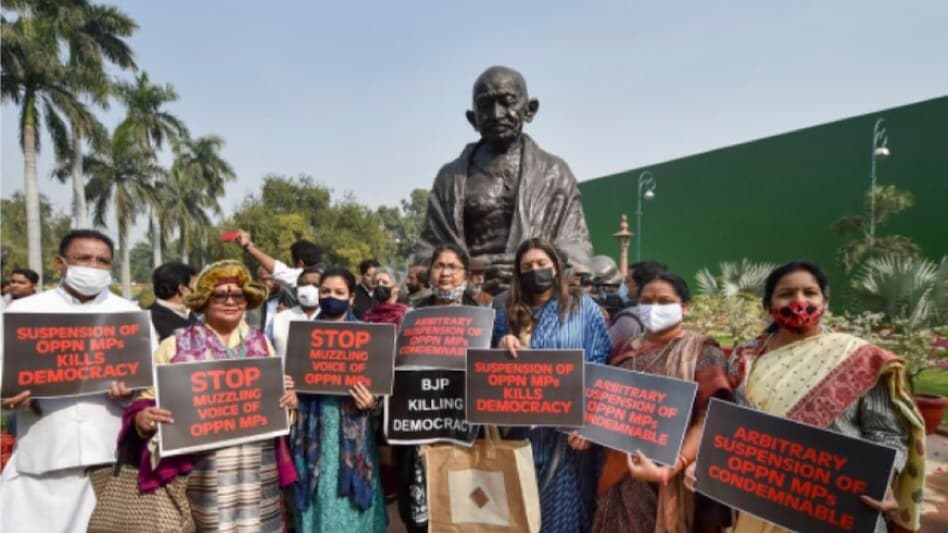 20 suspended RS MPs begin relay protest in Parliament complex 20 suspended RS MPs begin relay protest in Parliament complex