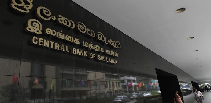 Amid economic crisis, Sri Lanka's central bank raises key rates to curb inflation (Photo: Reuters) Amid economic crisis, Sri Lanka's central bank raises key rates to curb inflation (Photo: Reuters)