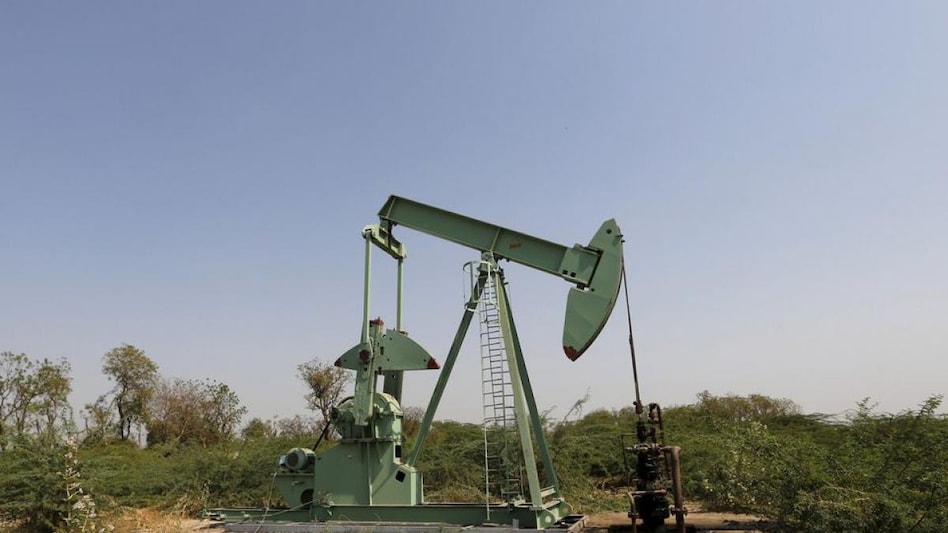 India to withdraw tax if oil prices fall $40 per barrel: Tarun Bajaj (Photo: Reuters) India to withdraw tax if oil prices fall $40 per barrel: Tarun Bajaj (Photo: Reuters)