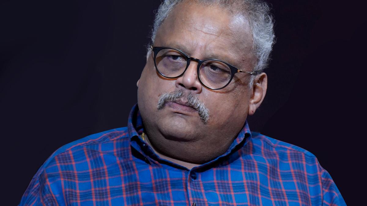 Ace investor Rakesh Jhunjhunwala. Holdings of promoters of the Tata Group firm remained unchanged at 46.40 per cent or 154.08 crore in the June quarter compared to the March quarter of last fiscal. Ace investor Rakesh Jhunjhunwala. Holdings of promoters of the Tata Group firm remained unchanged at 46.40 per cent or 154.08 crore in the June quarter compared to the March quarter of last fiscal.