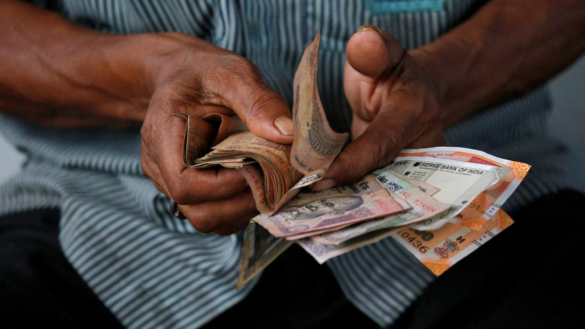 Rupee unlikely to get any tailwind this fiscal, says report (Photo: Reuters) Rupee unlikely to get any tailwind this fiscal, says report (Photo: Reuters)