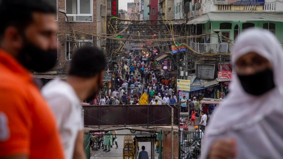 With the fresh infections and fatalities, Delhi's caseload climbed to 19,39,758 and the death toll increased to 26,280, the health department bulletin said. (Photo: PTI) With the fresh infections and fatalities, Delhi's caseload climbed to 19,39,758 and the death toll increased to 26,280, the health department bulletin said. (Photo: PTI)