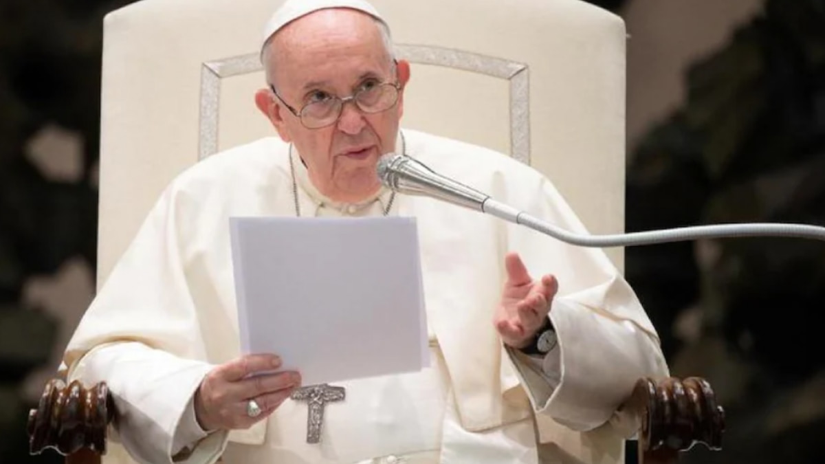 Pope Francis refuses his plan to resign soon: Report