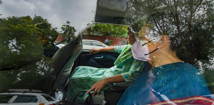 Sonia Gandhi on her way to ED office Sonia Gandhi on her way to ED office