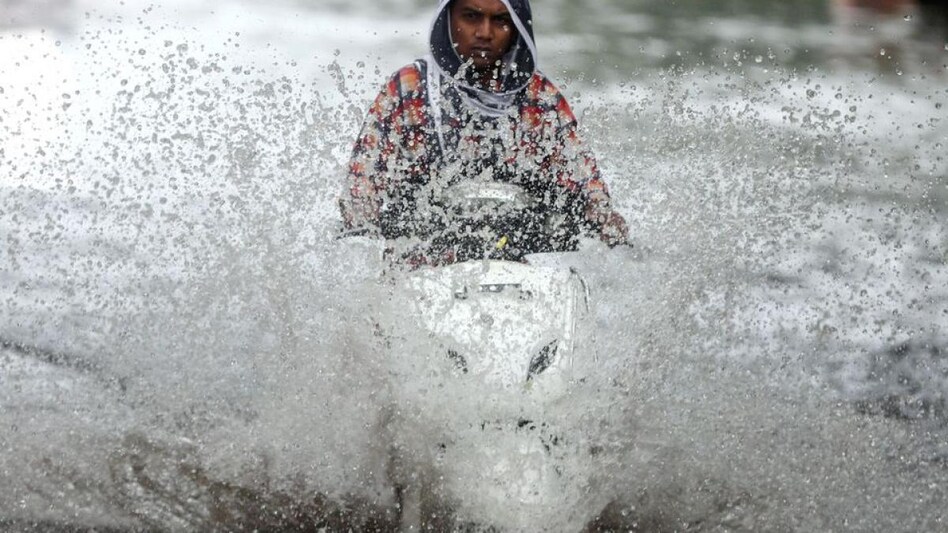 India's monsoon rains forecast to be average in August, September (Photo: Reuters) India's monsoon rains forecast to be average in August, September (Photo: Reuters)