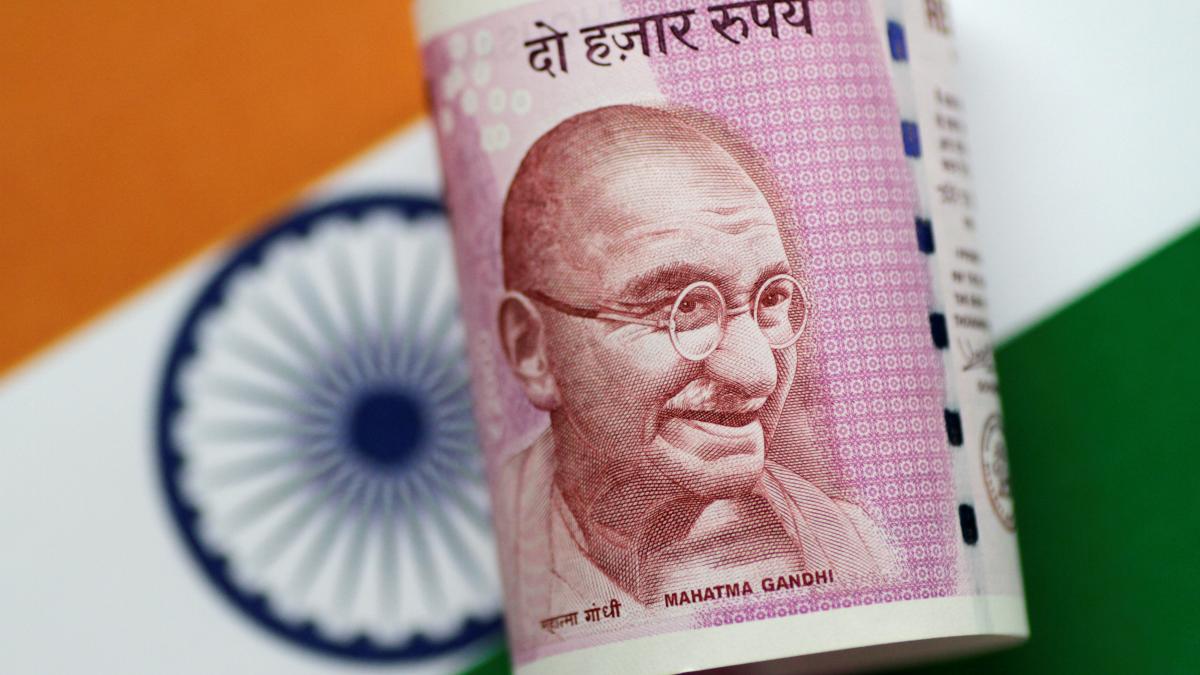Rupee falls 19 paise to close at 79.64 against US dollar