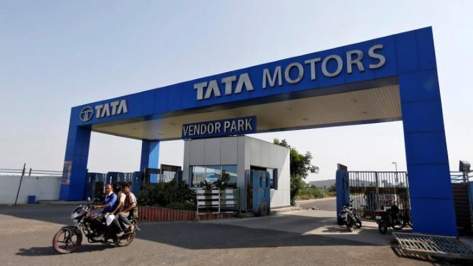 Tata Motors signs PPA with Tata Power to develop onsite solar project (Photo: Reuters) Tata Motors signs PPA with Tata Power to develop onsite solar project (Photo: Reuters)