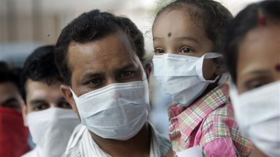 Delhi to strictly enforce mask fines in view of COVID-19 spike (Photo: Reuters) Delhi to strictly enforce mask fines in view of COVID-19 spike (Photo: Reuters)