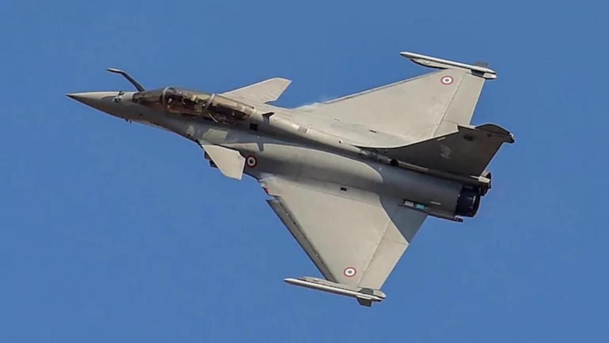 French Air Force contingent, including Rafale jets, makes stopover in India French Air Force contingent, including Rafale jets, makes stopover in India