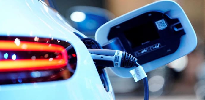 Nearly Rs 100 cr incentive offered on EVs to boost sales: Delhi govt (Photo: Reuters) Nearly Rs 100 cr incentive offered on EVs to boost sales: Delhi govt (Photo: Reuters)