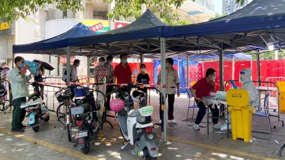 Subway services at 24 stations in the central districts of Futian and Luohu were also halted, according to official local media. Subway services at 24 stations in the central districts of Futian and Luohu were also halted, according to official local media.