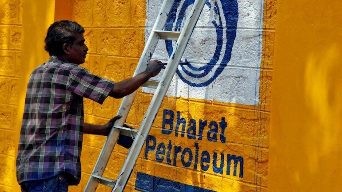 Govt to decide on re-initiating BPCL sale in due course: FinMin 