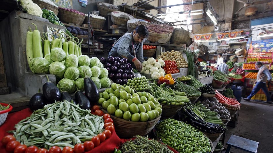 'Heat wave also pushed food inflation; expect CPI to come at 6.8 pc in FY23' (Photo: Reuters) 'Heat wave also pushed food inflation; expect CPI to come at 6.8 pc in FY23' (Photo: Reuters)